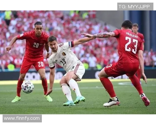 丹麦队逆袭法国队以2比0获胜展现强大实力与团队合作精神